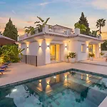 Vacation Marbella I Ava, Private Heated Pool, Rooftop Hot Tub, Sauna, Luxury Interior, Close To Golfs, Beaches And Puerto Banus Villa *