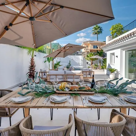Villa Vacation Marbella I Ava, Private Heated Pool, Rooftop Hot Tub, Sauna, Luxury Interior, Close To Golfs, Beaches And Puerto Banus *